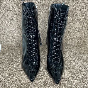 Black heel boots